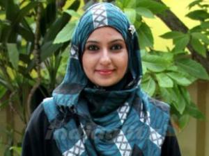 Indian Actress Reverts to Islam