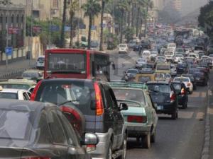 غلق تام أمام حركة السيارات بالتحرير وانتشار مدرعات الجيش والشرطة