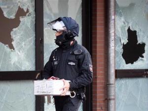 German police raid mosque in search of radical preachers
