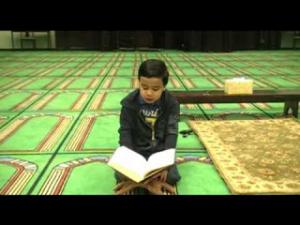 Niño no vidente memoriza el Sagrado Corán por completo