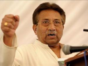 Musharraf desafía a la justicia y huye del tribunal tras una orden de arresto