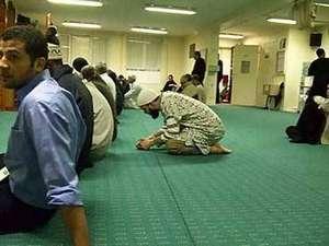تقرير فرنسي: 4 آلاف شخص يعتنقون الإسلام سنويا