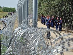Amnesty urges EU to stop building fences