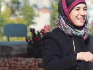Suspenden a profesora cristiana por llevar un hiyab