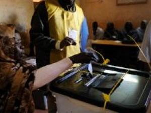 الالاف يصوتون في استفتاء على مصير أبيي في السودان
