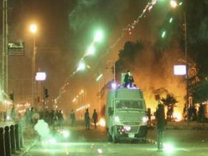 إخلاء المتظاهرين من أمام القصر الرئاسي